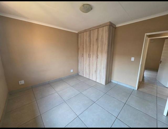 2 BEDROOM PROPERTY TO RENT IN BRENTWOOD PARK